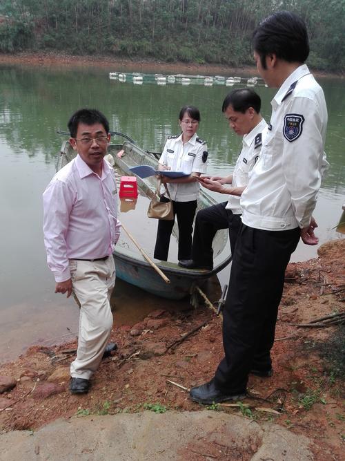 玉林市水产畜牧兽医局渔政执法人员到博白县开展渔业船舶安全生产监督